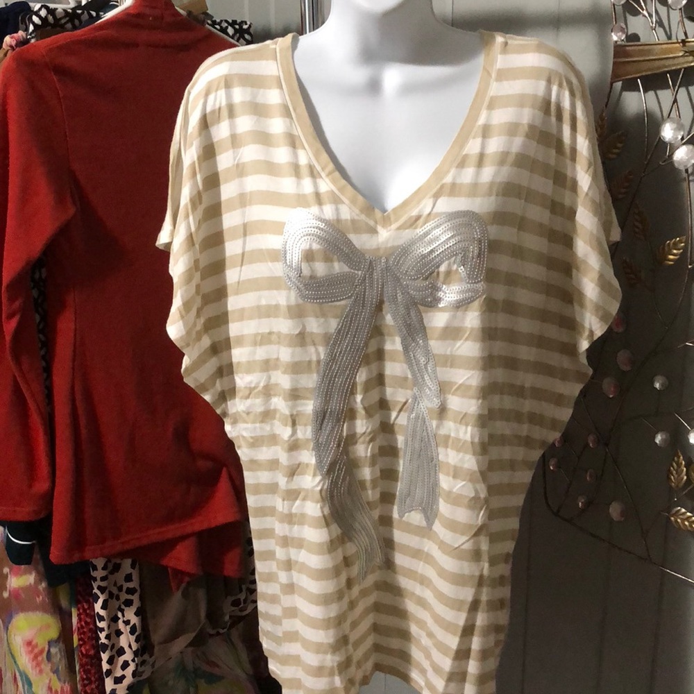 Elle tan stripe tee with bow size large